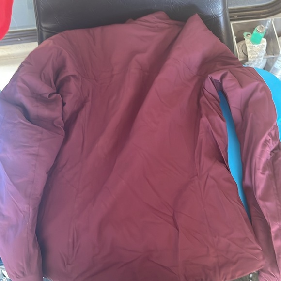 Arteryx down jacket. Hardly work. XS female - Picture 4 of 4